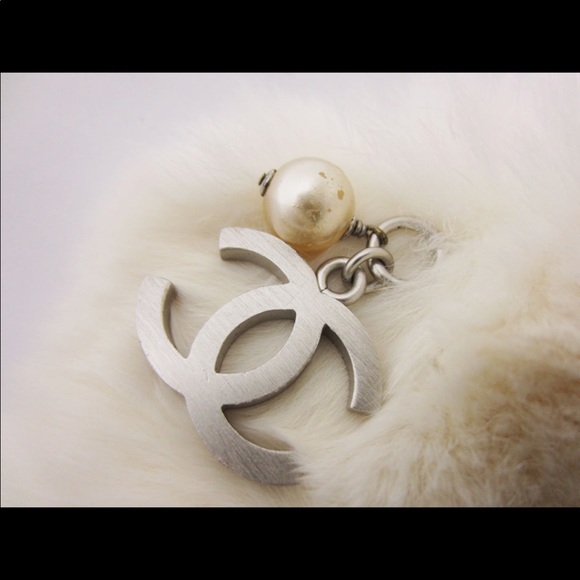 RARE!!! Chanel Rabbit Fur Pearl Charm Bracelet Cuff Bangle - Picture 5 of 7